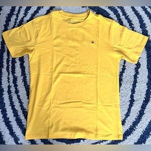 🆕 Tommy Hilfiger Youth sz M 12-14 Shirt Solid Yellow Short Sleeve Crew Neck
